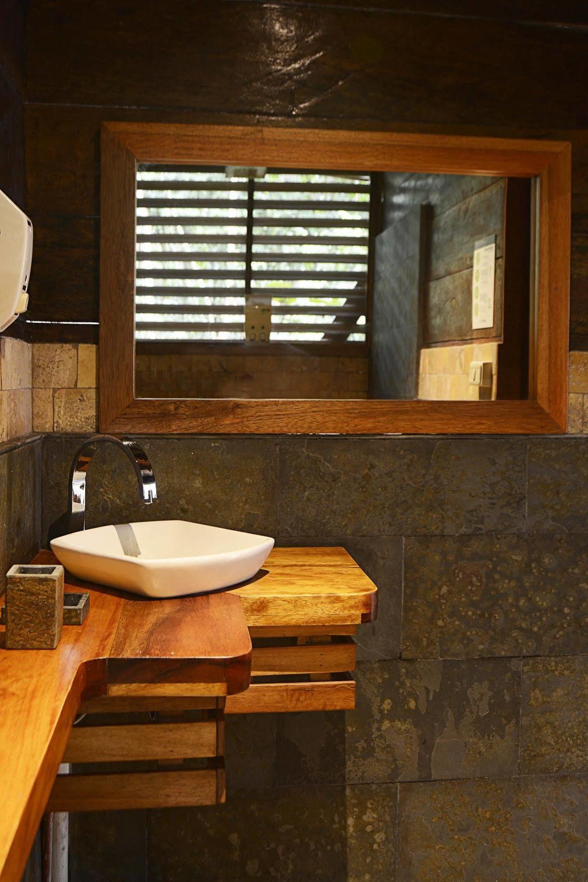 Jamu Lodge Puerto Montufar Kültér fotó